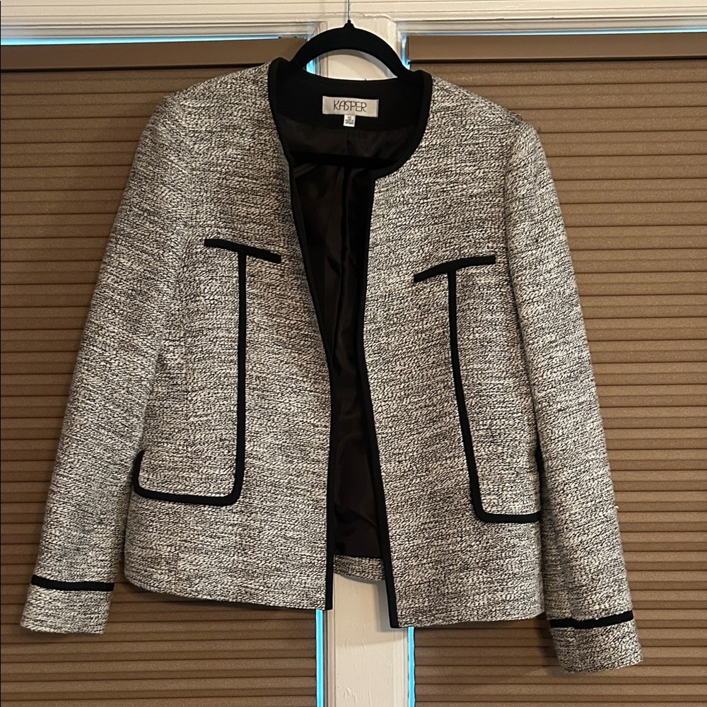 Kasper Women's Black and Gray Blazer